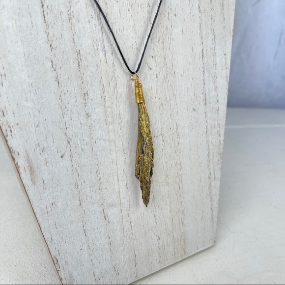 🚫SOLD🚫 NWOT Sage Goddess Alchemist Gold Plated Black Kyanite Pendant Necklace - Picture 4 of 16